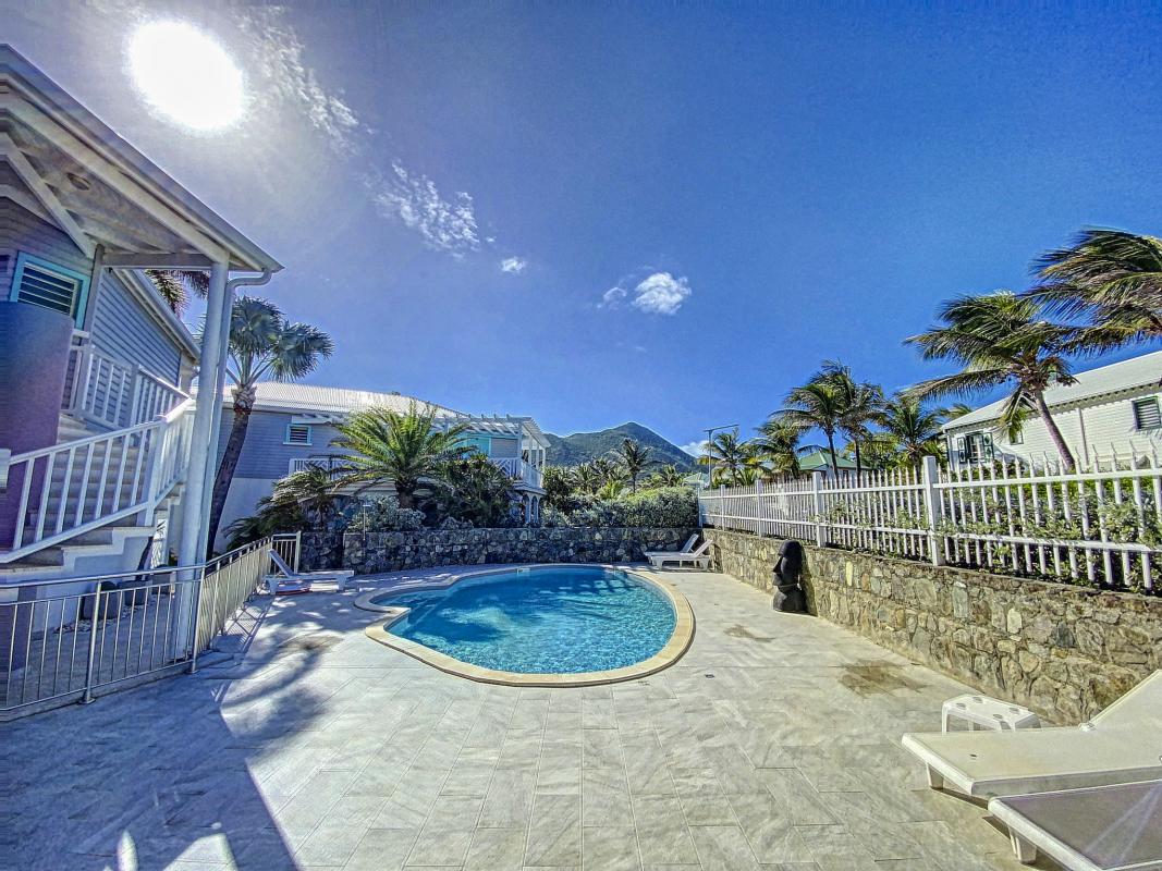 A louer Appartement front de mer Baie Orientale Saint Martin_Piscine commune-18